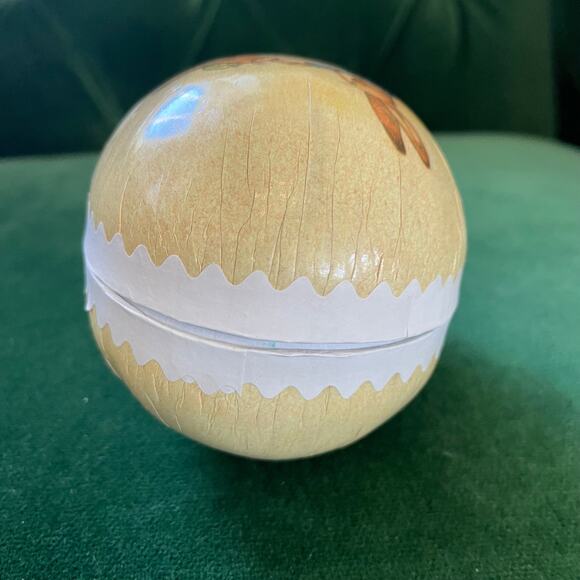 Vintage German Nestler Paper Mache Easter Egg 4.5X3 Candy Holder DANCING BUNNIES - Picture 7 of 10